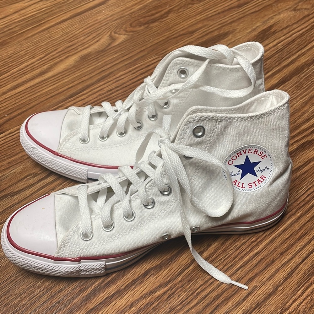 White Converse Chuck Taylor